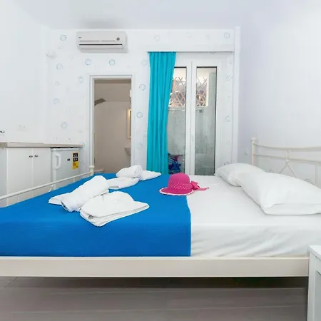 Villa Naxos Cental Room Double Room Semi Basement Private Balcony 200M From St, George Beach City Views Saint George *