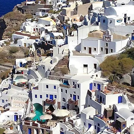 Naxos Cental Double Semi Basement Private Balcony 200m From